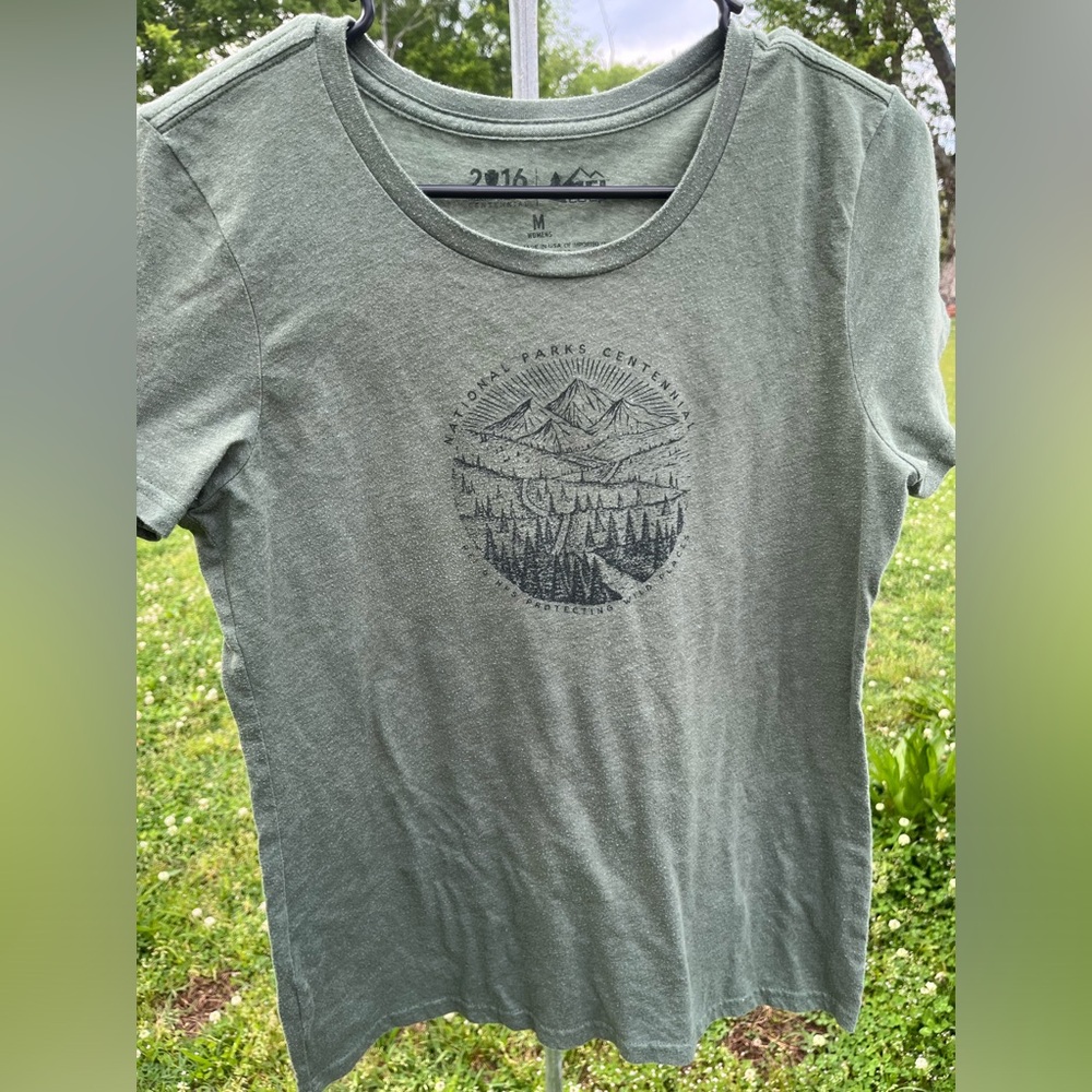 Women's Medium REI Centennial national parks Tshirt.